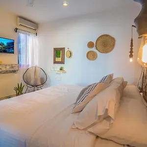 Bric Y Hotel